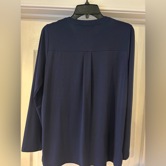 Michael Kors woman’s Navy blouse - Picture 3 of 4